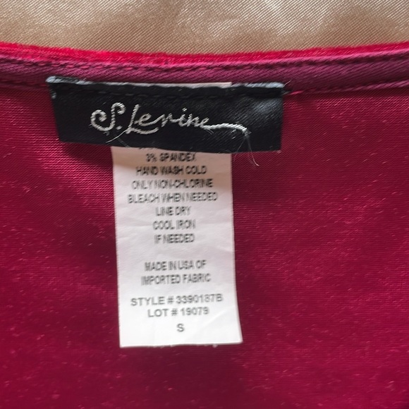 S Levine Crushed Velour Fit & Flare Top Cranberry V-neck Festive Bell Sleeve SM - Picture 11 of 13